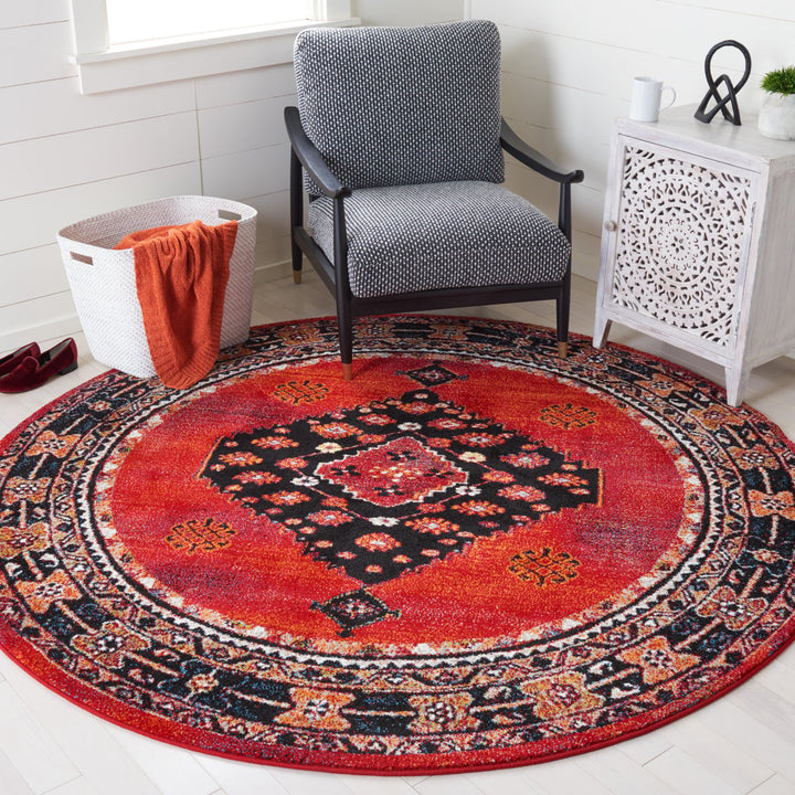 SAFAVIEH Vintage Hamadan VTH202Q Red / Black Rug Image 2