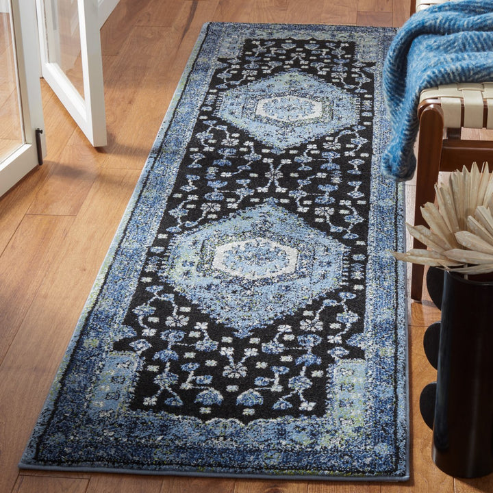 SAFAVIEH Vintage Hamadan VTH204J Lt Blue /Black Rug Image 3