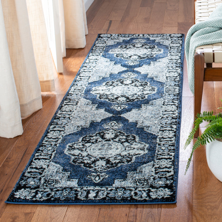 SAFAVIEH Vintage Hamadan VTH219M Blue / Grey Rug Image 9