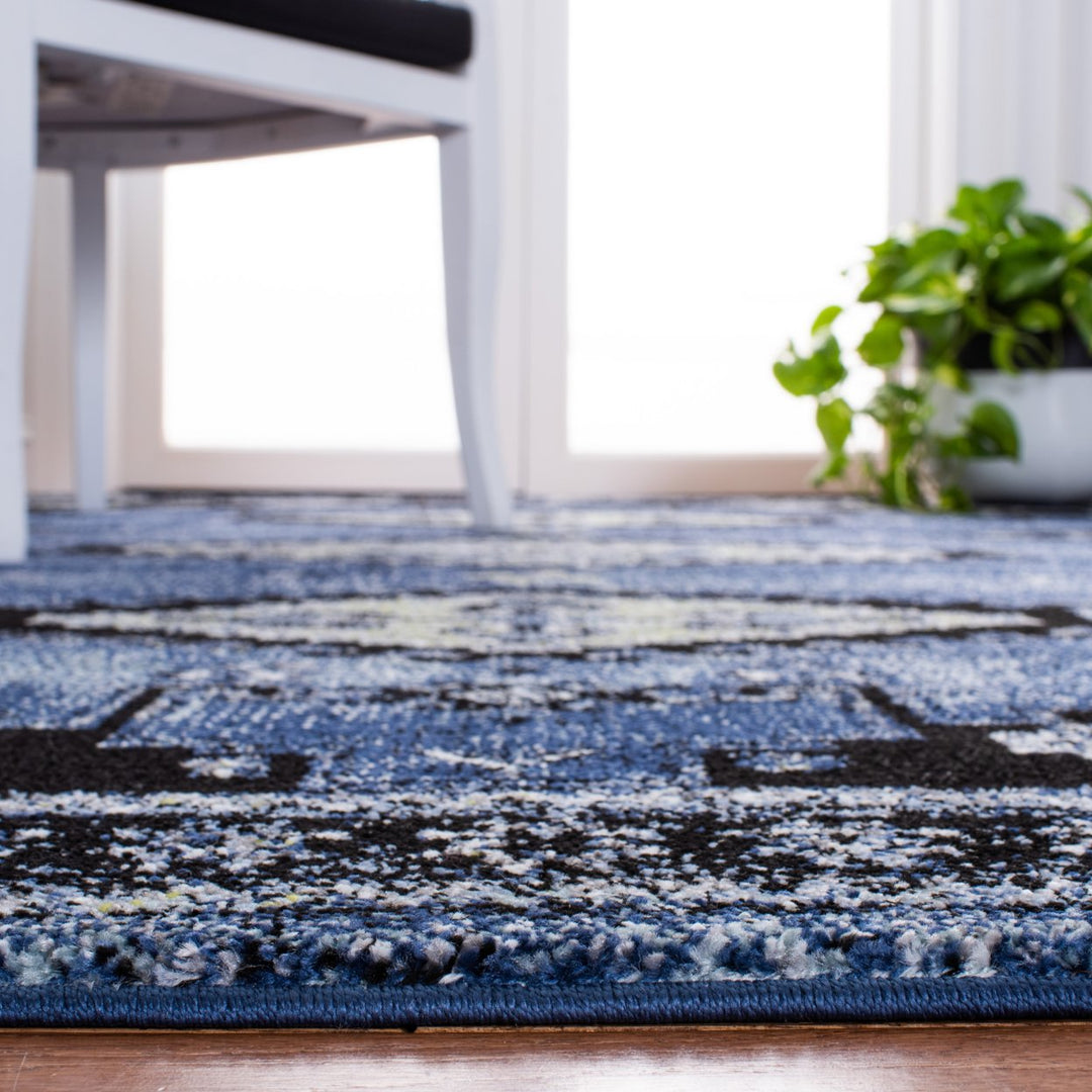 SAFAVIEH Vintage Hamadan VTH251M Blue / Black Rug Image 7