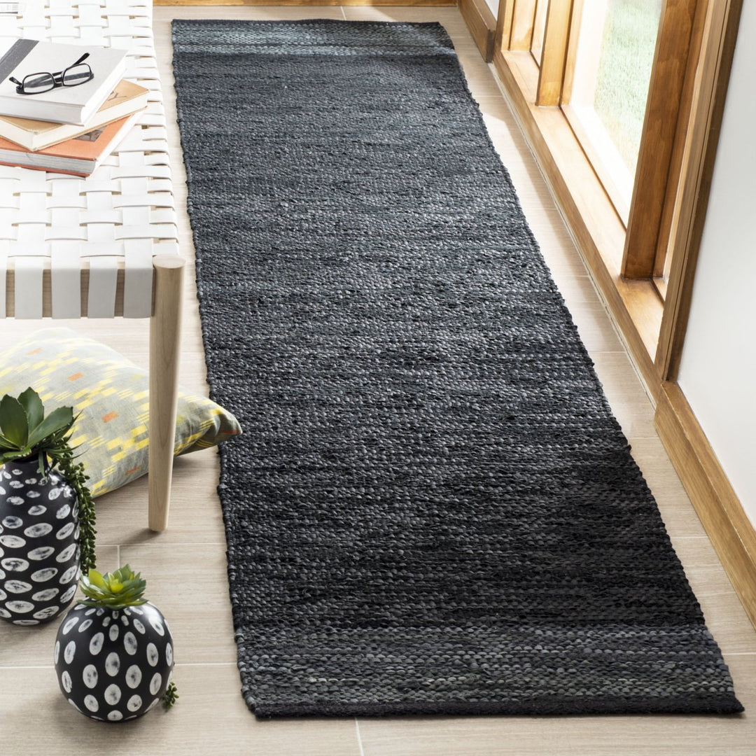 SAFAVIEH Vintage Leather VTL201Z Black / Grey Rug Image 2