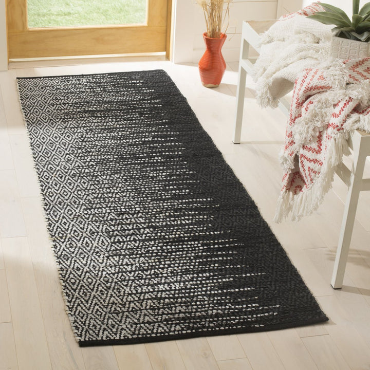 SAFAVIEH Vintage Leather VTL388C Light Grey / Black Rug Image 3