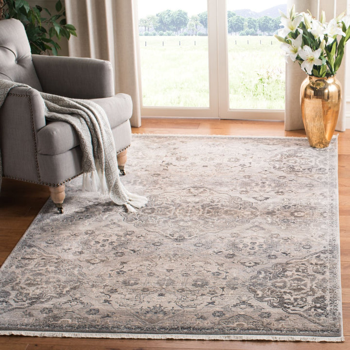 SAFAVIEH Vintage Persian Collection VTP476G Grey Rug Image 1