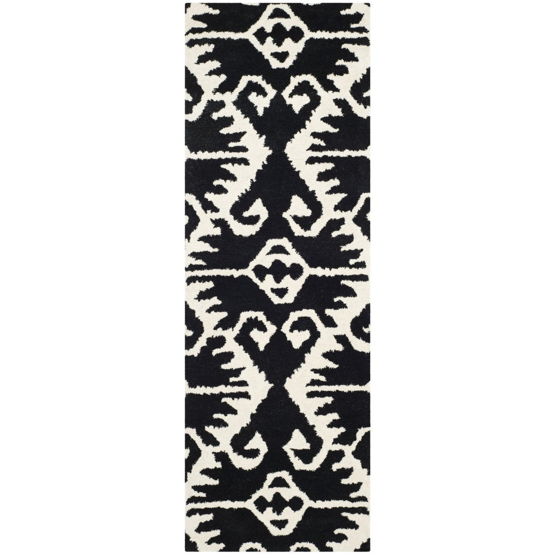 SAFAVIEH Wyndham WYD323D Handmade Black / Ivory Rug Image 1