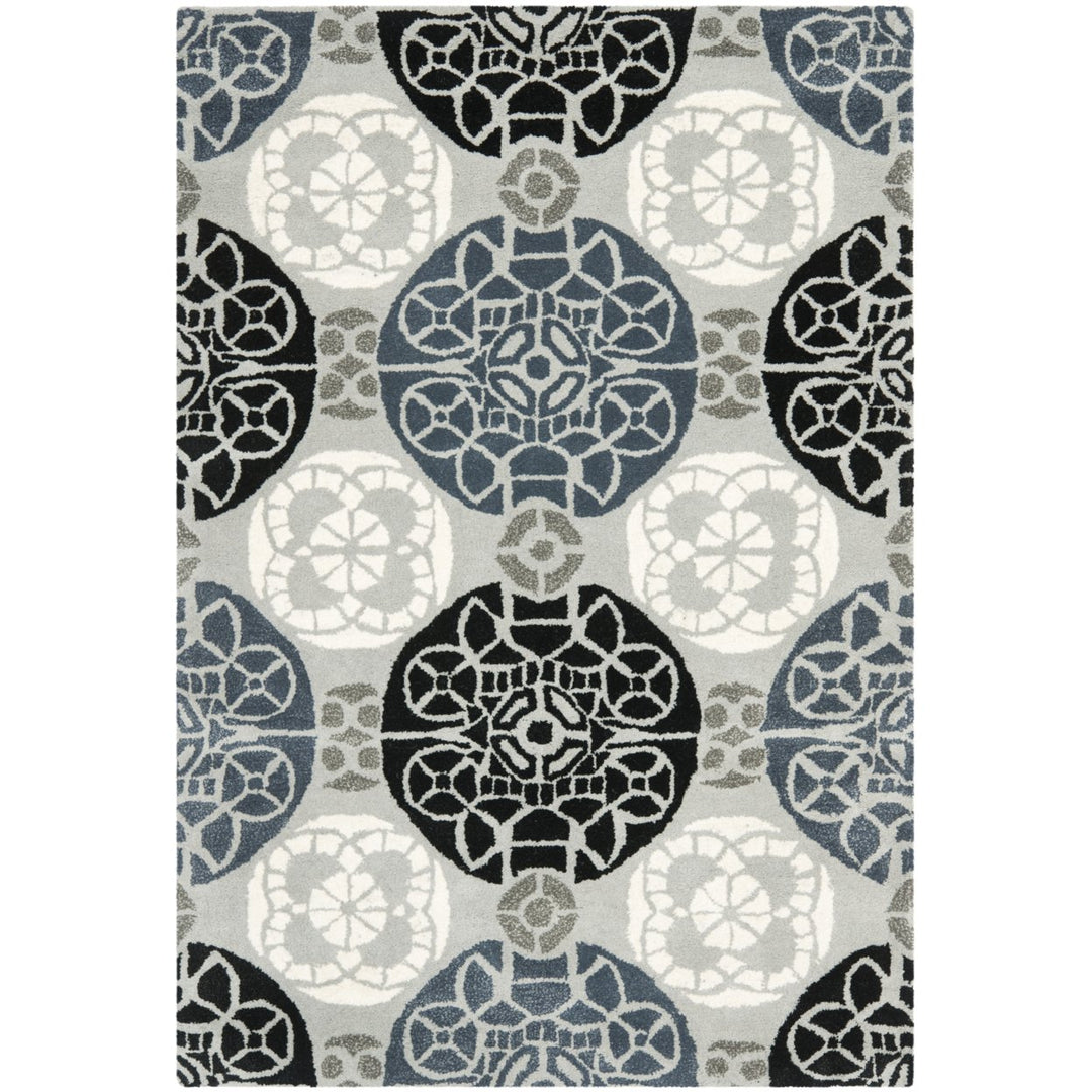 SAFAVIEH Wyndham WYD376D Handmade Grey / Black Rug Image 1