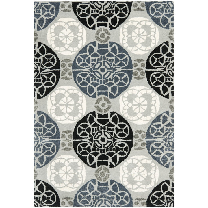 SAFAVIEH Wyndham WYD376D Handmade Grey / Black Rug Image 1