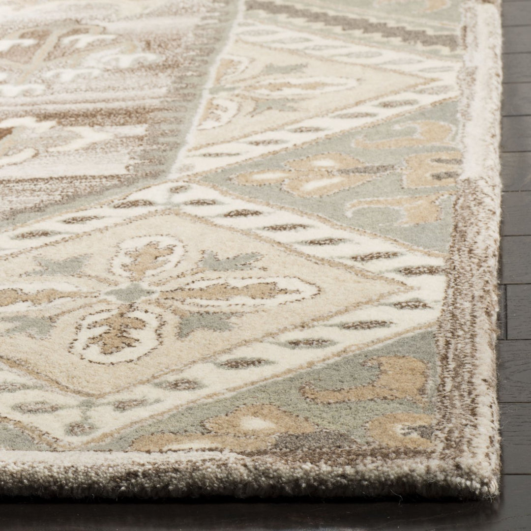 SAFAVIEH Wyndham WYD379A Handmade Ivory / Grey Rug Image 4