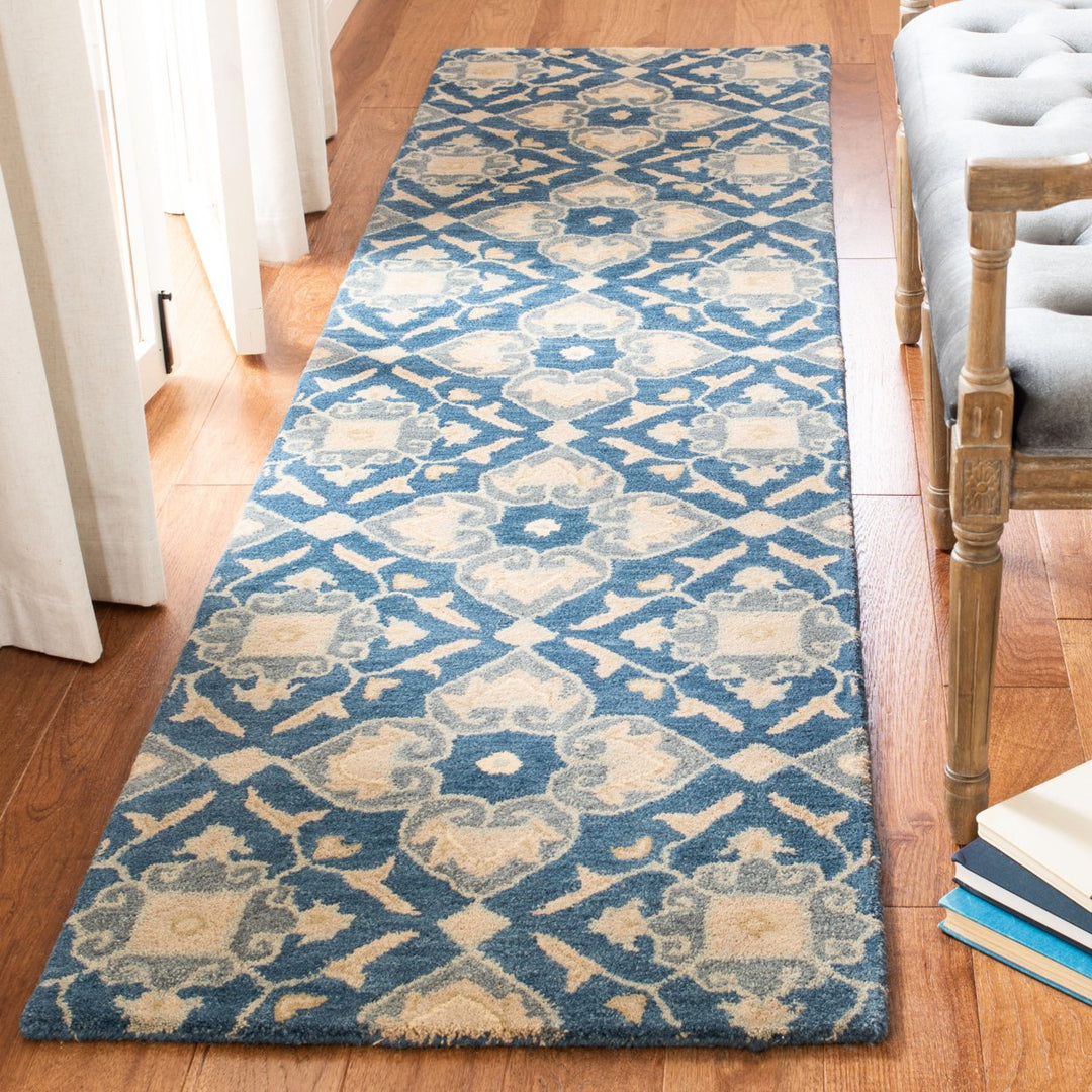 SAFAVIEH Wyndham WYD614A Handmade Blue / Grey Rug Image 2