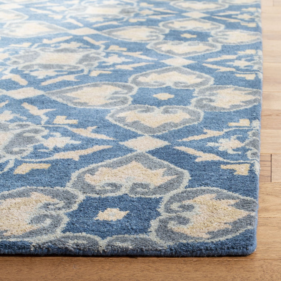 SAFAVIEH Wyndham WYD614A Handmade Blue / Grey Rug Image 6