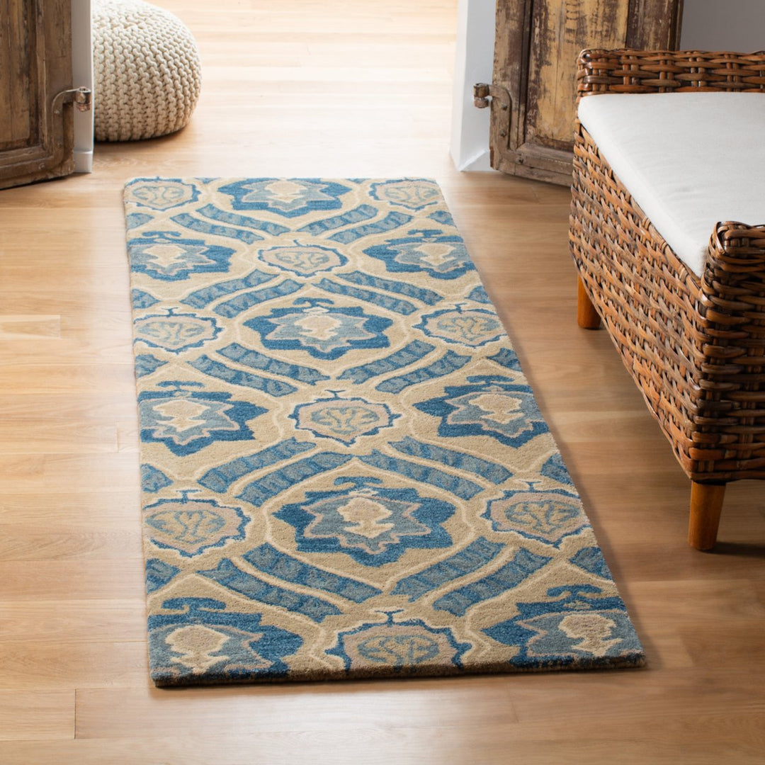 SAFAVIEH Wyndham WYD616A Handmade Blue / Grey Rug Image 3