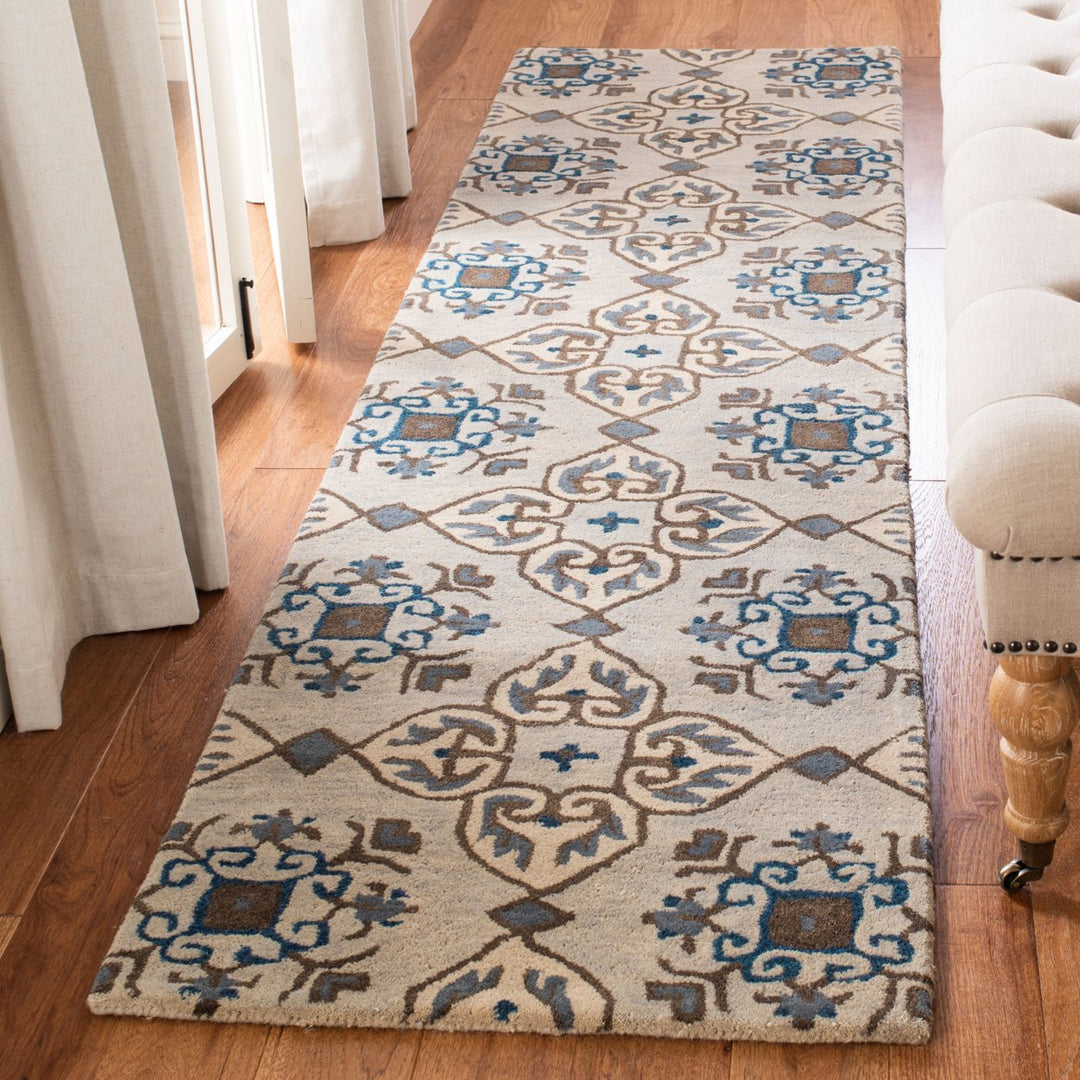 SAFAVIEH Wyndham WYD617A Handmade Beige / Multi Rug Image 3