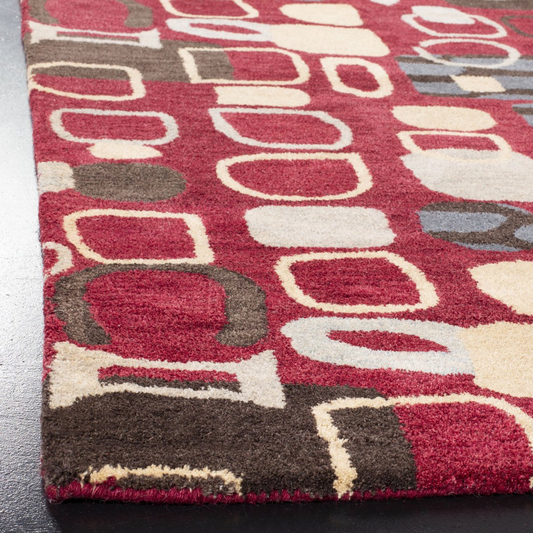 SAFAVIEH Wyndham WYD621A Handmade Red / Multi Rug Image 6