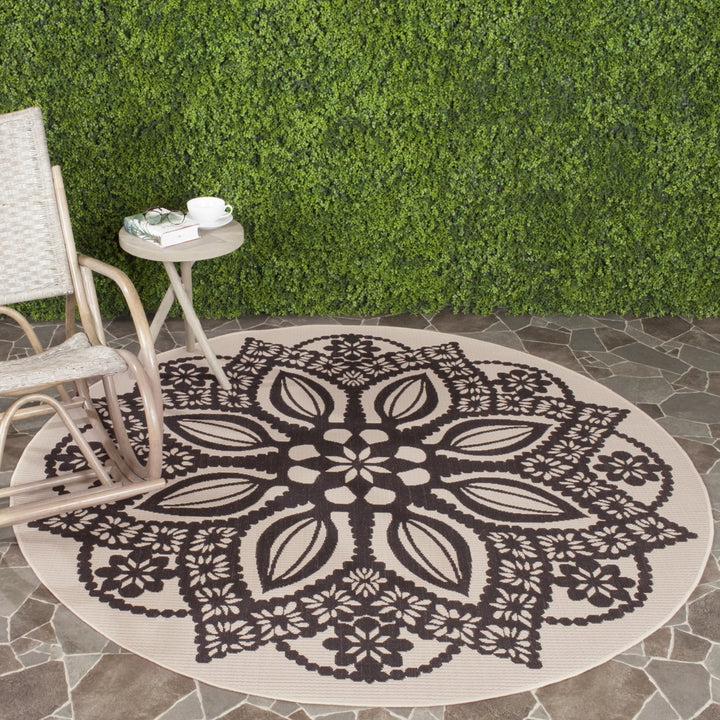 SAFAVIEH Indoor Outdoor CY6139-256 Courtyard Beige / Black Rug Image 9