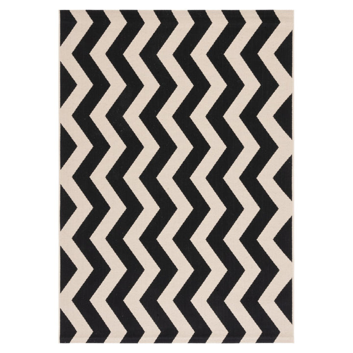 SAFAVIEH Indoor Outdoor CY6245-256 Courtyard Black / Beige Rug Image 1