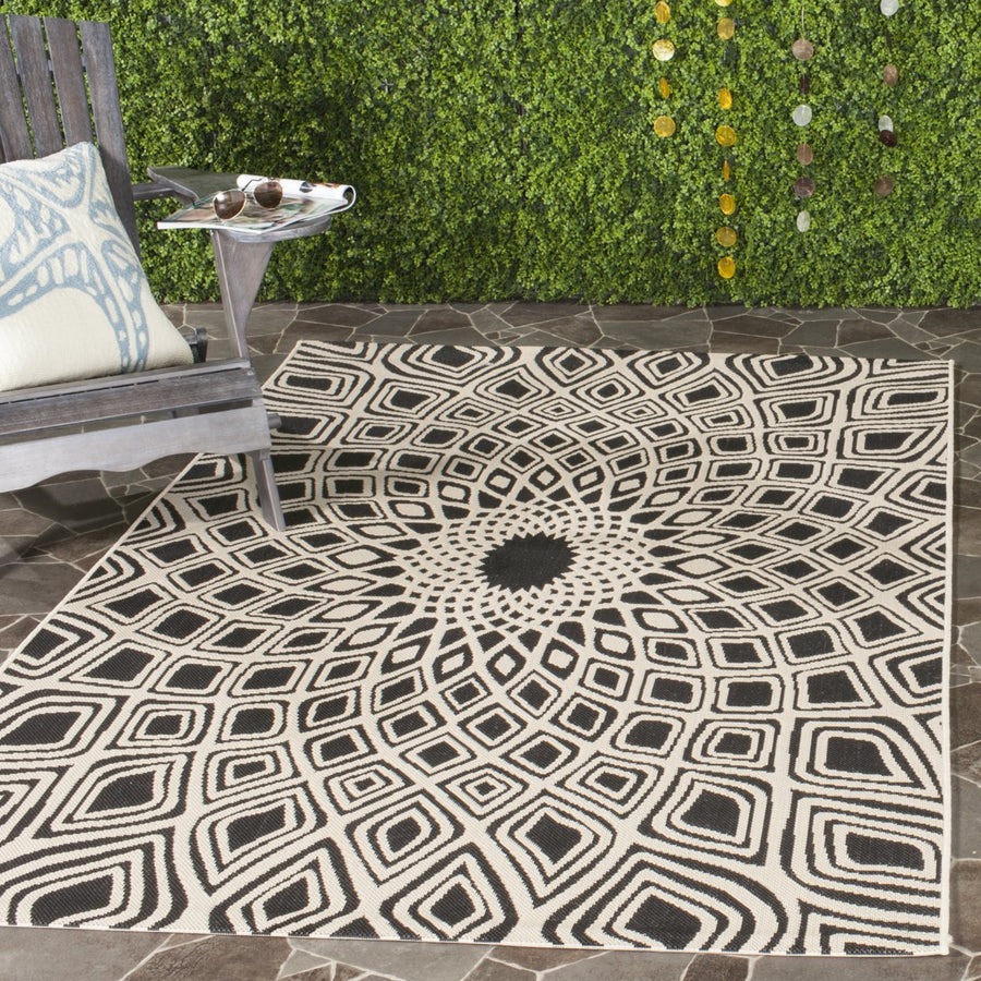 SAFAVIEH Outdoor CY6616-25621 Courtyard Black / Beige Rug Image 1