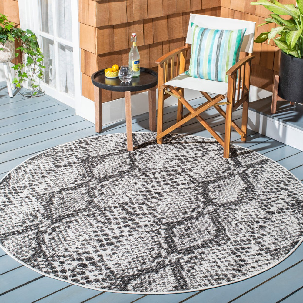 SAFAVIEH Outdoor CY8162-53712 Courtyard Grey / Black Rug Image 2