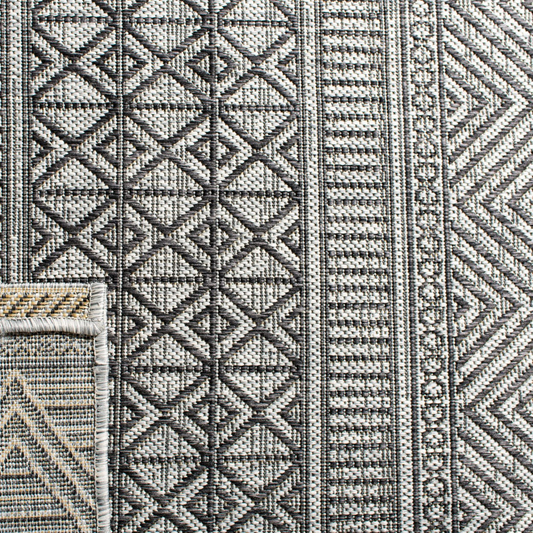 SAFAVIEH Outdoor CY8196-37612 Courtyard Black / Grey Rug Image 8