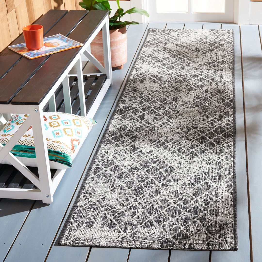 SAFAVIEH Outdoor CY8380-37621 Courtyard Black / Grey Rug Image 3