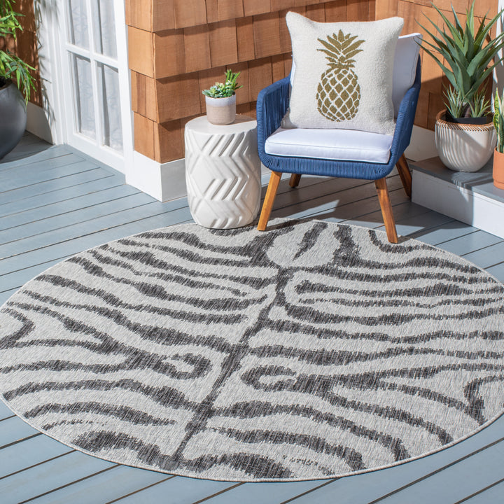 SAFAVIEH Outdoor CY8444-37612 Courtyard Grey / Black Rug Image 2