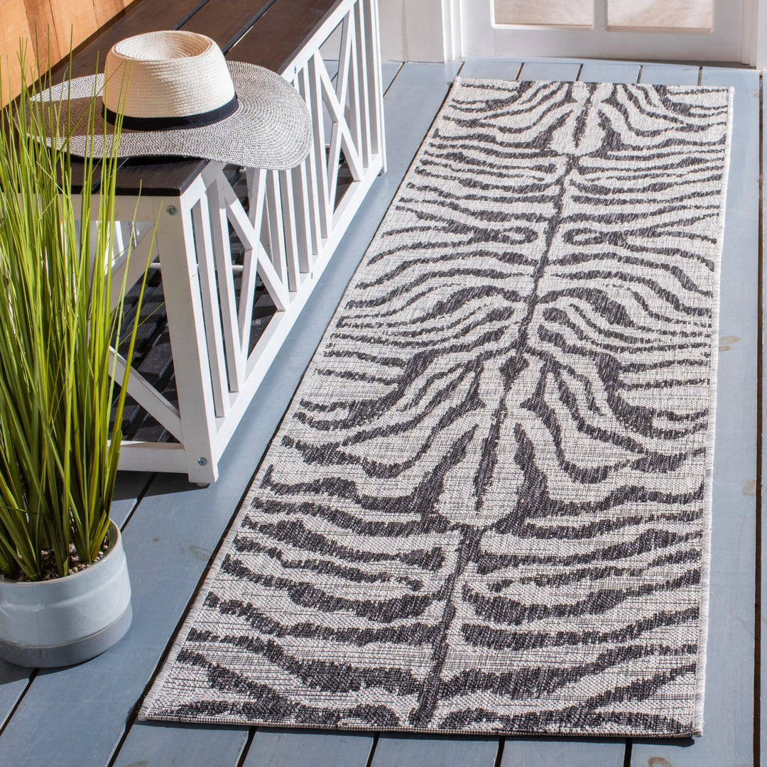 SAFAVIEH Outdoor CY8444-37612 Courtyard Grey / Black Rug Image 3