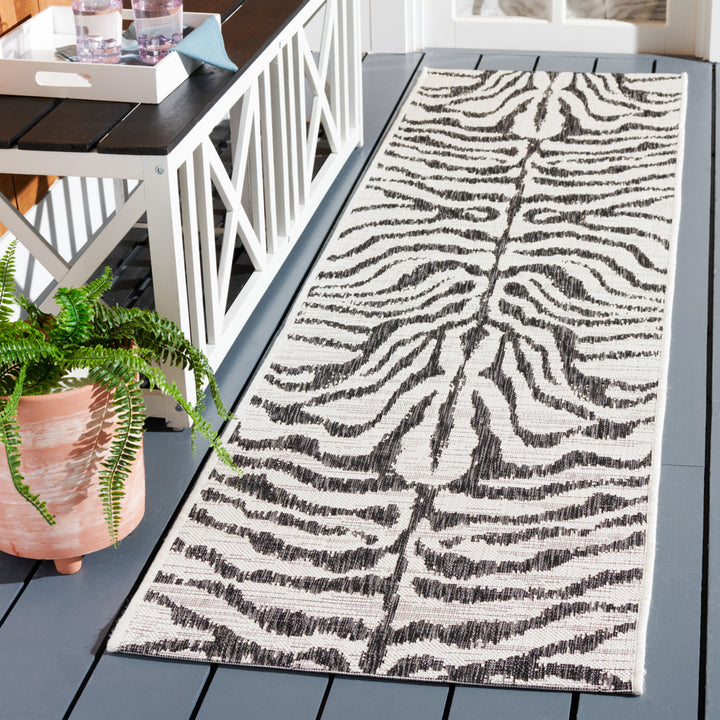 SAFAVIEH Outdoor CY8444-53712 Courtyard Ivory / Black Rug Image 3