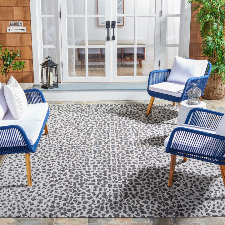 SAFAVIEH Outdoor CY8505-37612 Courtyard Navy / Grey Rug Image 1