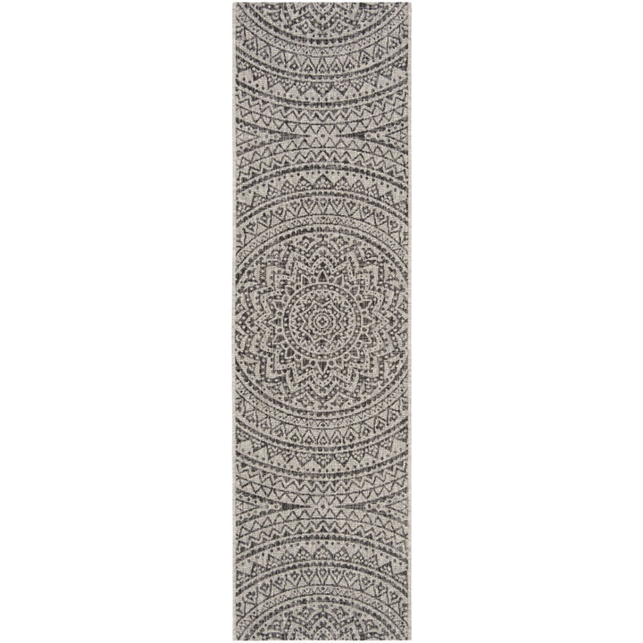 SAFAVIEH Outdoor CY8734-37612 Courtyard Light Grey / Black Rug Image 6