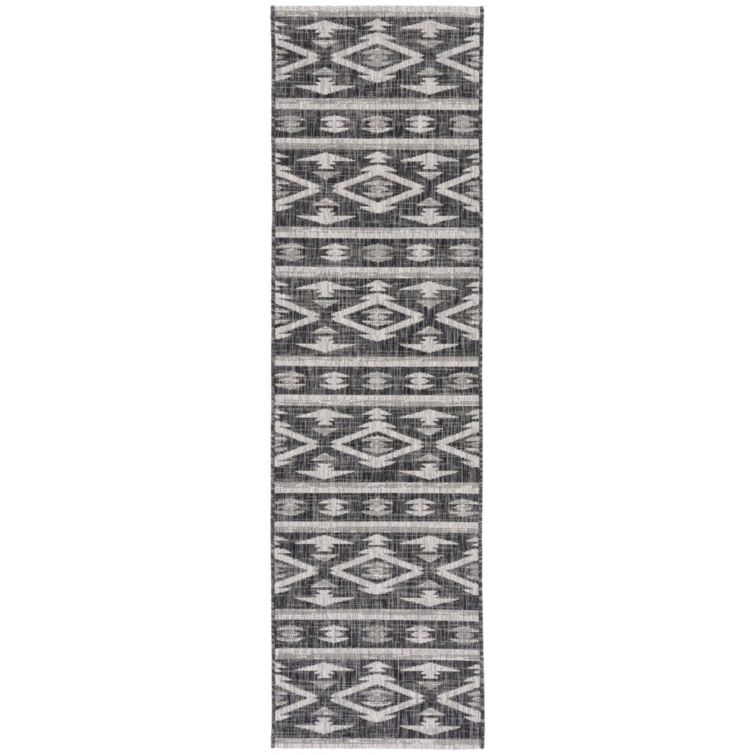 SAFAVIEH Outdoor CY8863-37621 Courtyard Black / Grey Rug Image 6