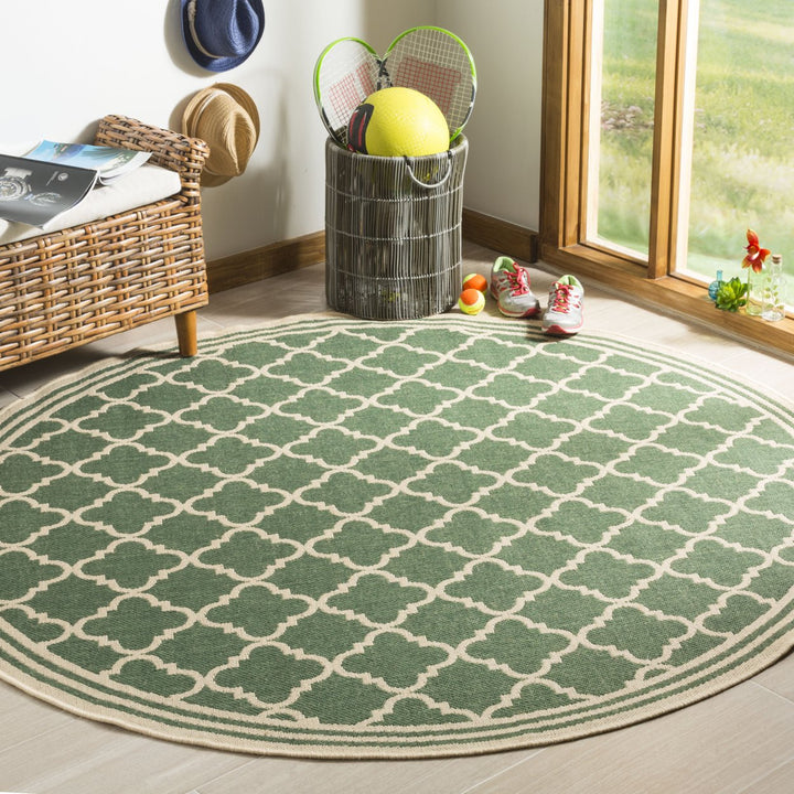 SAFAVIEH Outdoor LND121Y Linden Collection Green / Creme Rug Image 2