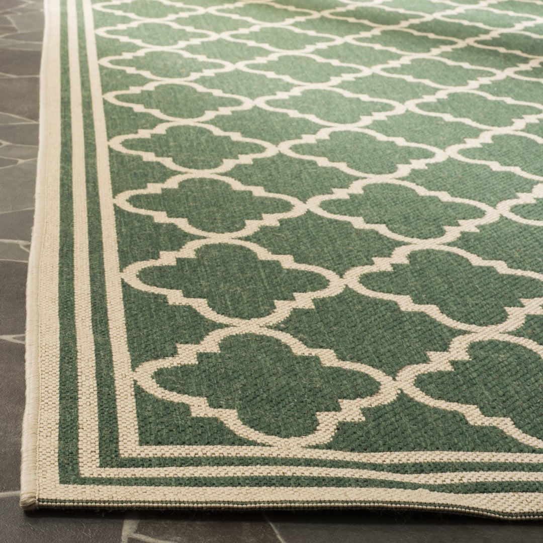 SAFAVIEH Outdoor LND121Y Linden Collection Green / Creme Rug Image 8