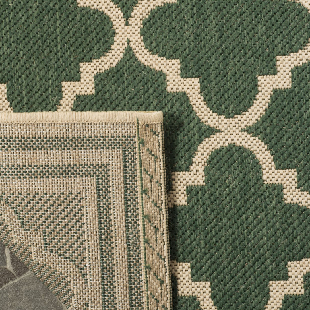 SAFAVIEH Outdoor LND121Y Linden Collection Green / Creme Rug Image 9