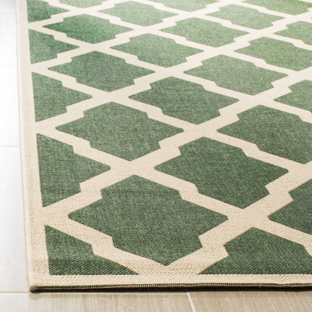 SAFAVIEH Outdoor LND122Y Linden Collection Green / Creme Rug Image 8