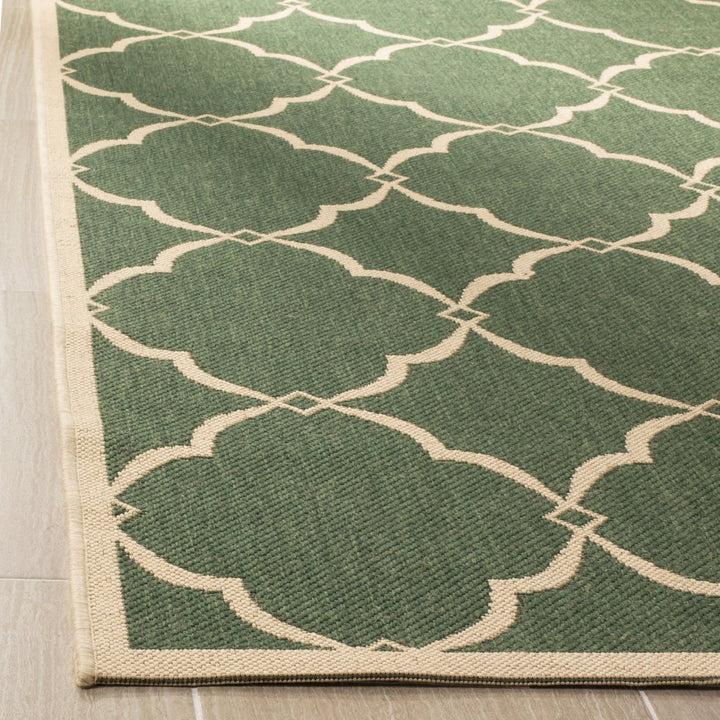 SAFAVIEH Outdoor LND125Y Linden Collection Green / Creme Rug Image 8