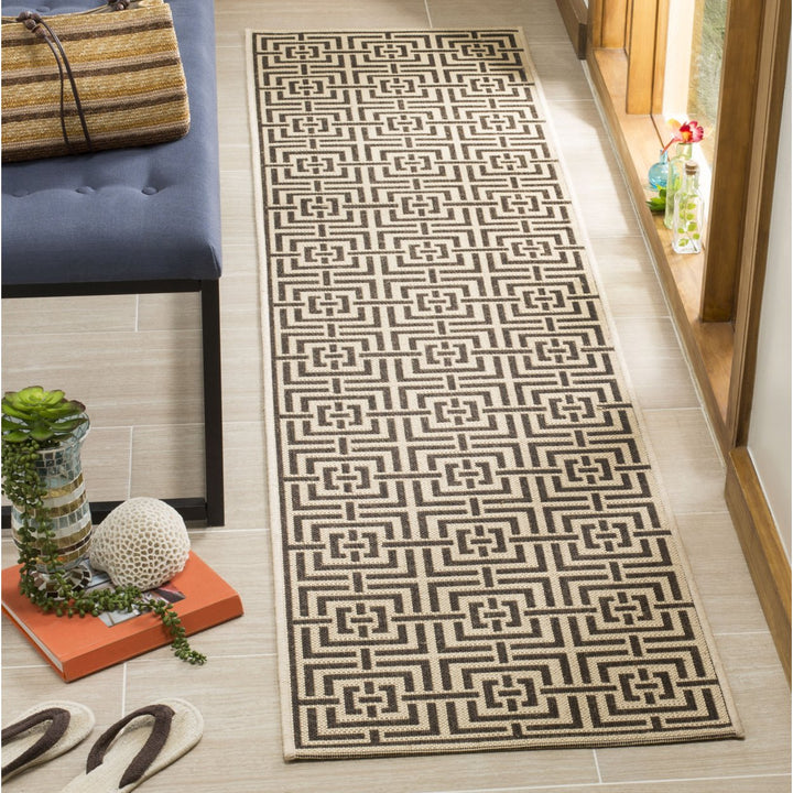 SAFAVIEH Outdoor LND128U Linden Collection Creme / Brown Rug Image 3