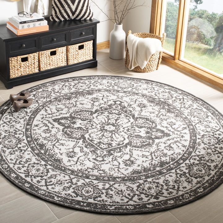 SAFAVIEH Outdoor LND137A Linden Light Grey / Charcoal Rug Image 2