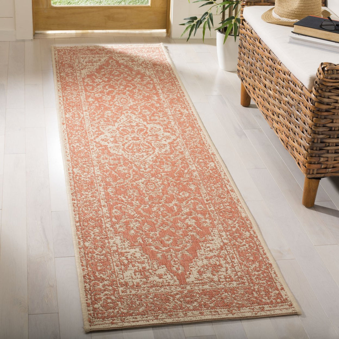 SAFAVIEH Outdoor LND137P Linden Collection Rust / Creme Rug Image 3