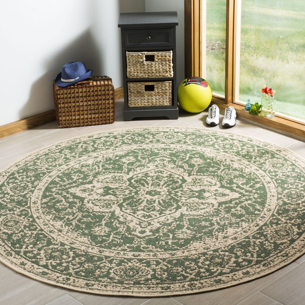 SAFAVIEH Outdoor LND137Y Linden Collection Green / Creme Rug Image 2