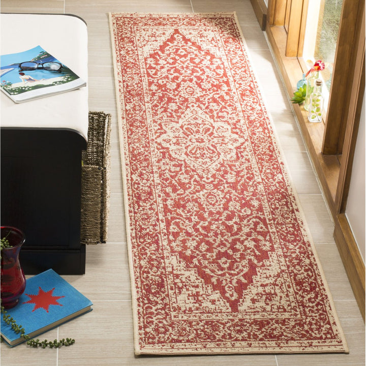 SAFAVIEH Outdoor LND137Q Linden Collection Red / Creme Rug Image 3