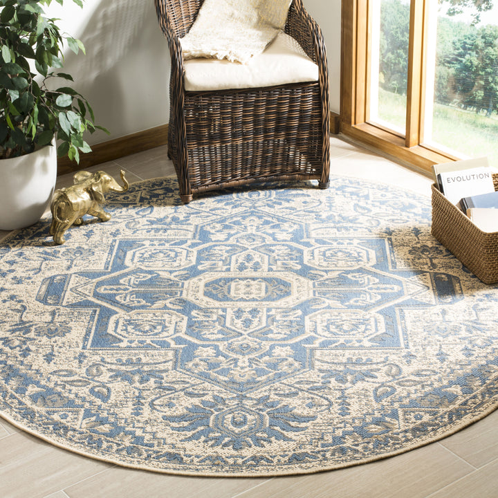 SAFAVIEH Outdoor LND138M Linden Collection Blue / Creme Rug Image 2