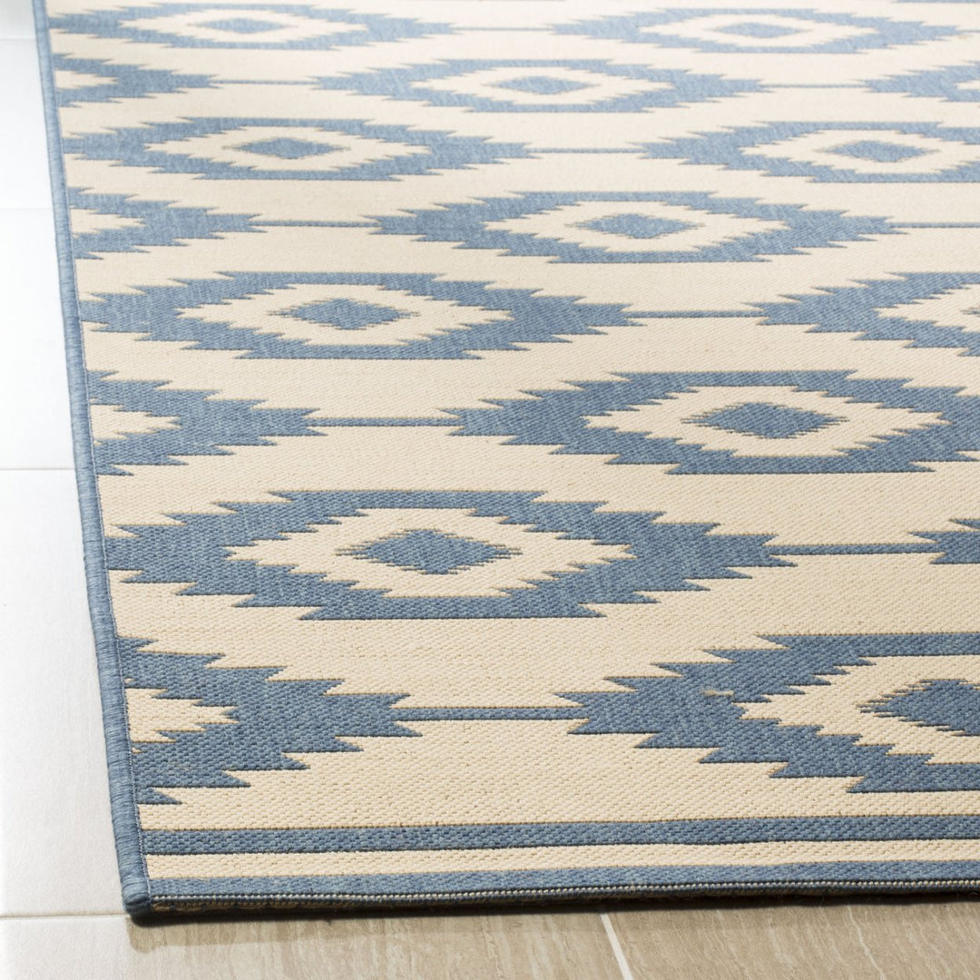 SAFAVIEH Outdoor LND171M Linden Collection Blue / Creme Rug Image 8