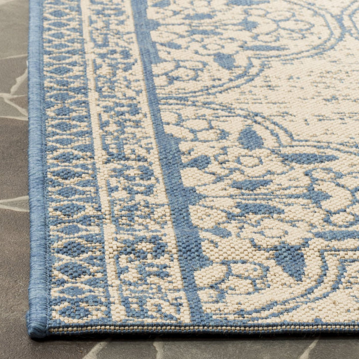 SAFAVIEH Outdoor LND174M Linden Collection Blue / Creme Rug Image 8