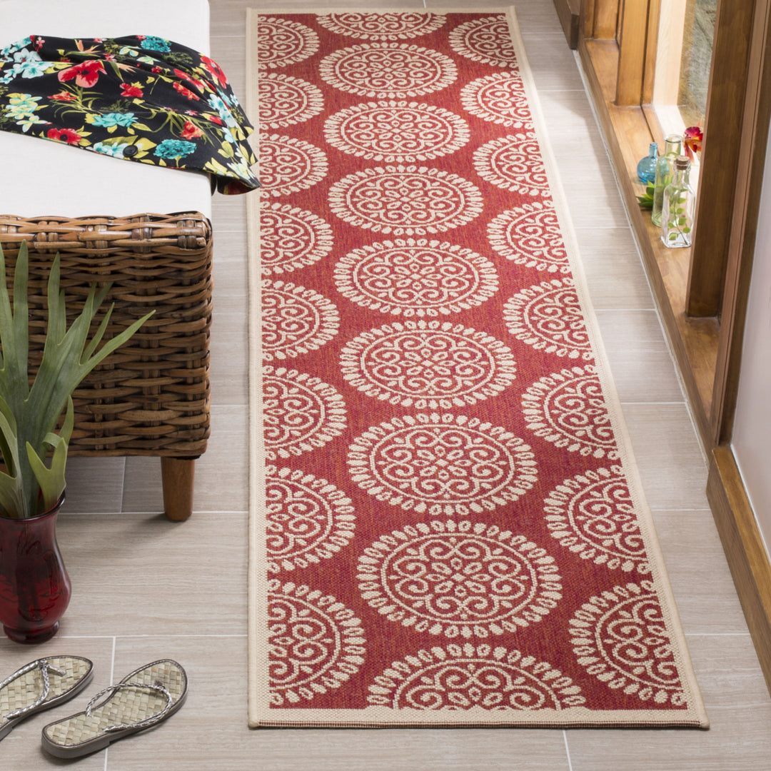 SAFAVIEH Outdoor LND176Q Linden Collection Red / Creme Rug Image 3