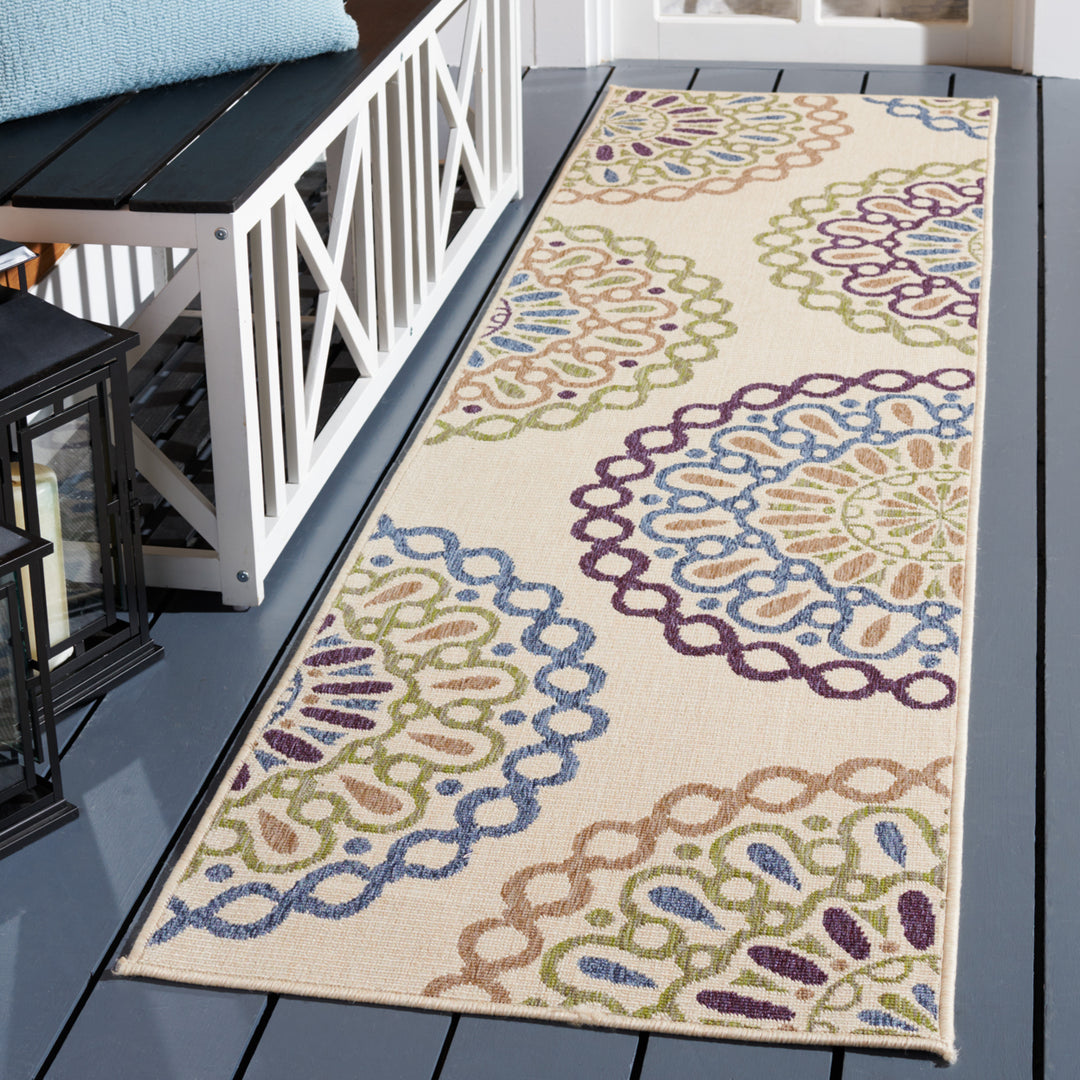 SAFAVIEH Outdoor VER092-0514 Veranda Cream / Green Rug Image 2