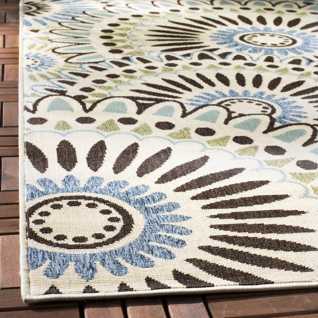 SAFAVIEH Outdoor VER091-0614 Veranda Cream / Green Rug Image 8