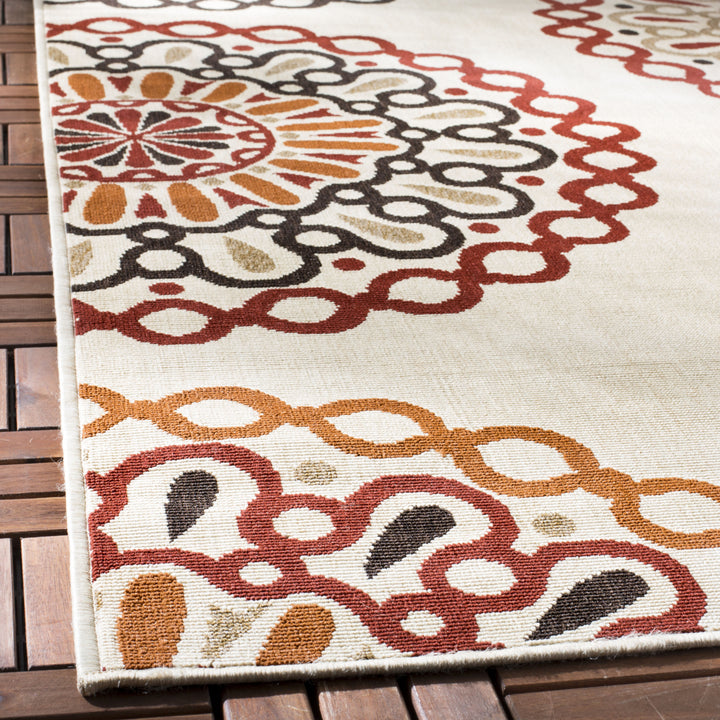 SAFAVIEH Outdoor VER092-0514 Veranda Cream / Green Rug Image 6