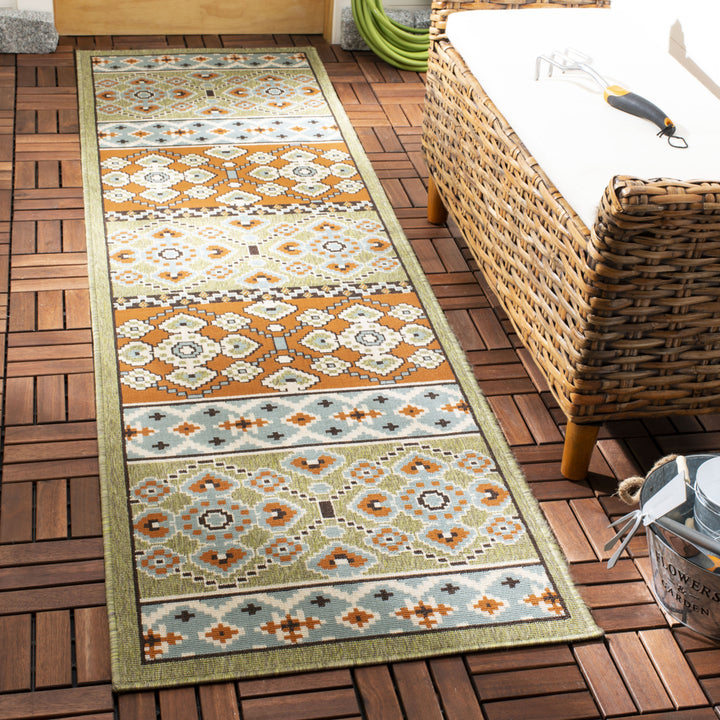 SAFAVIEH Outdoor VER093-0742 Veranda Green / Terracotta Rug Image 3