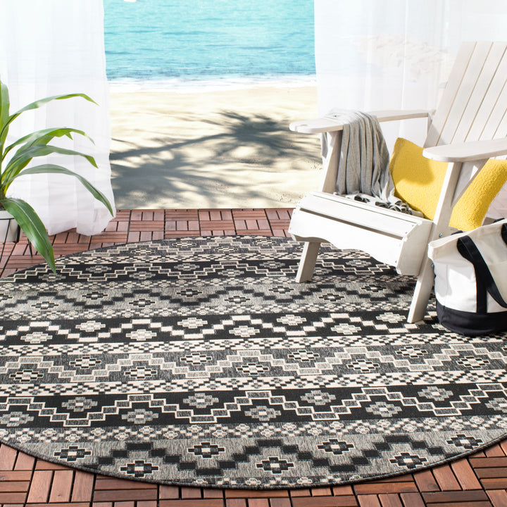 SAFAVIEH Outdoor VER095-0421 Veranda Black / Beige Rug Image 2