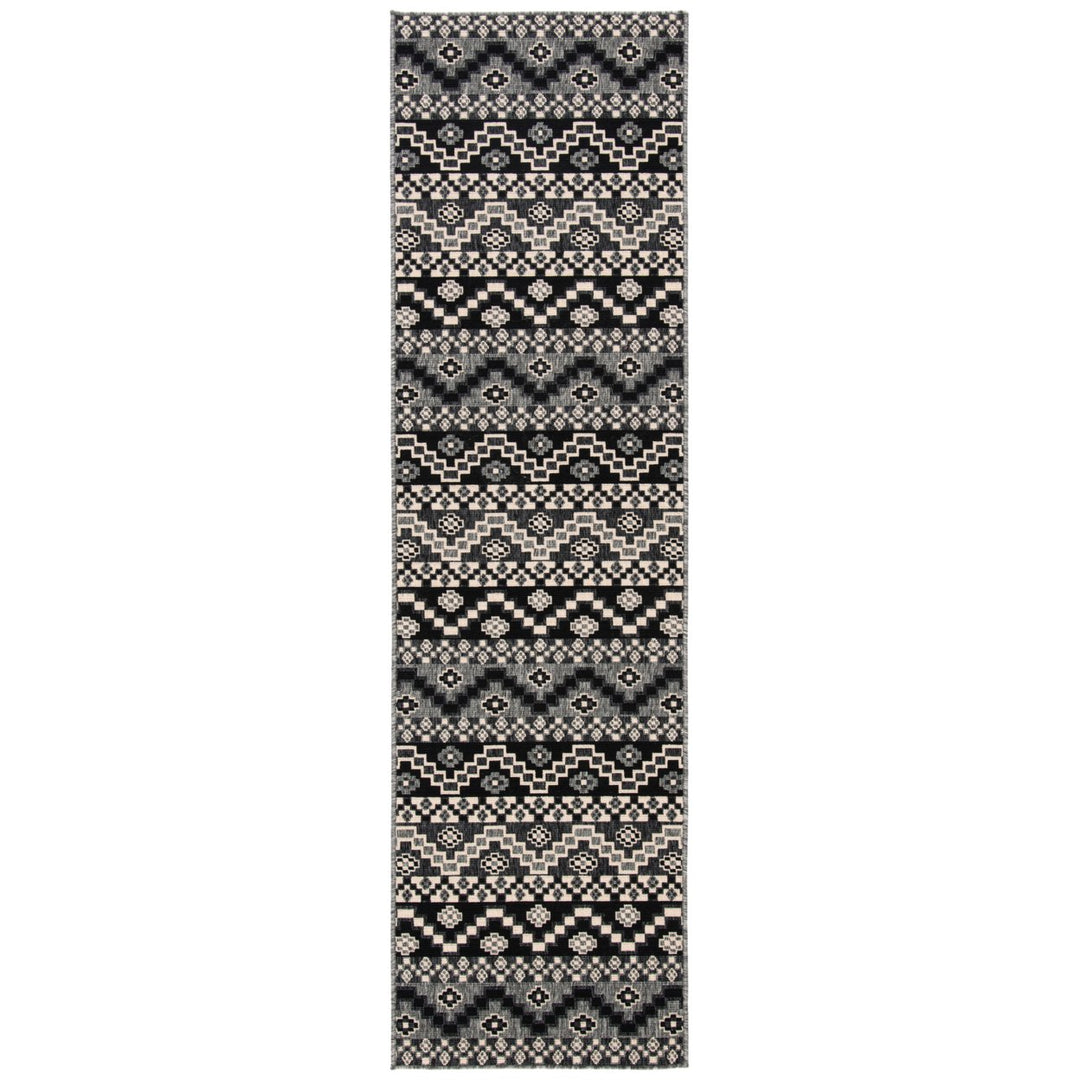 SAFAVIEH Outdoor VER095-0421 Veranda Black / Beige Rug Image 6