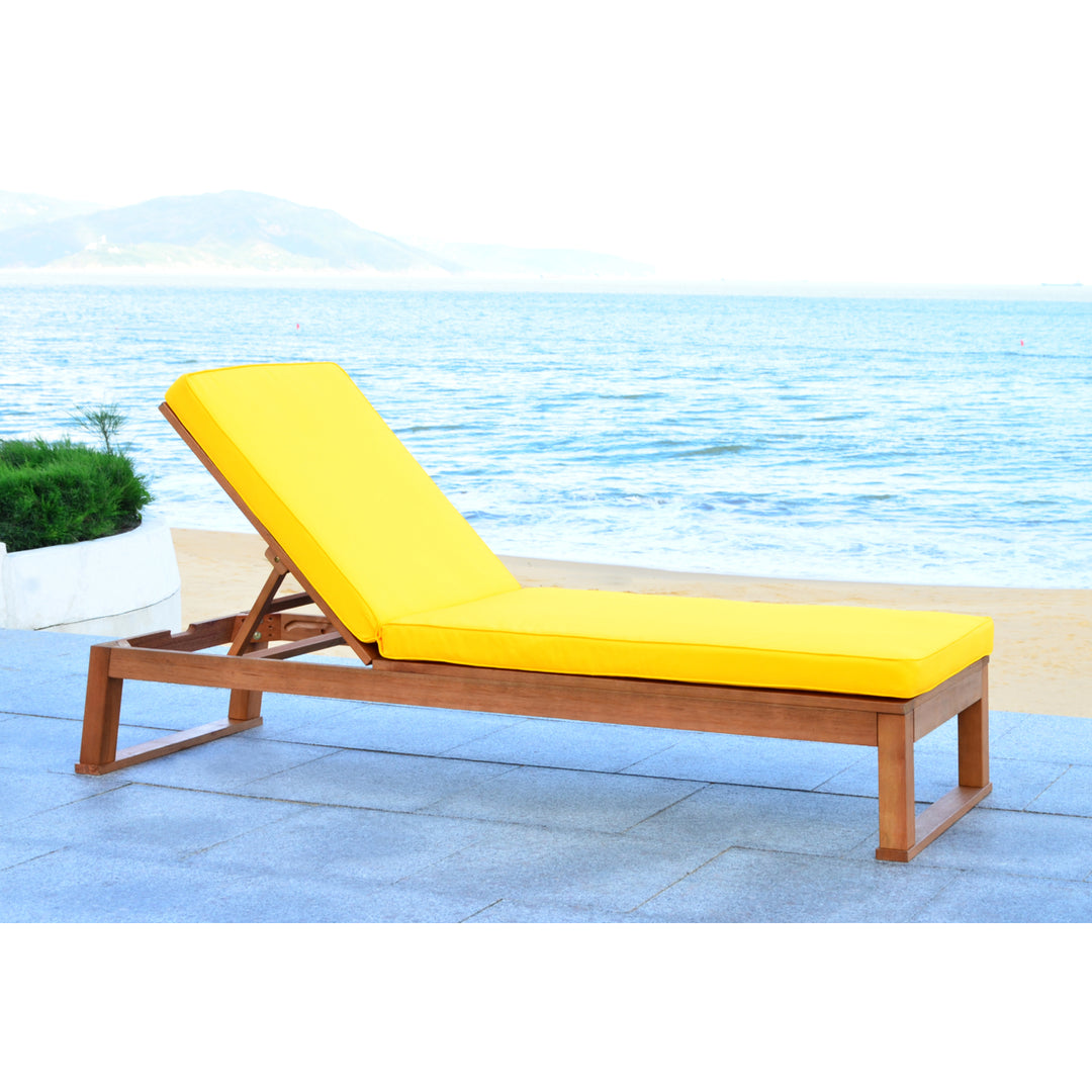 SAFAVIEH Outdoor Collection Solano Chaise Sunlounger Natural/Yellow Image 1