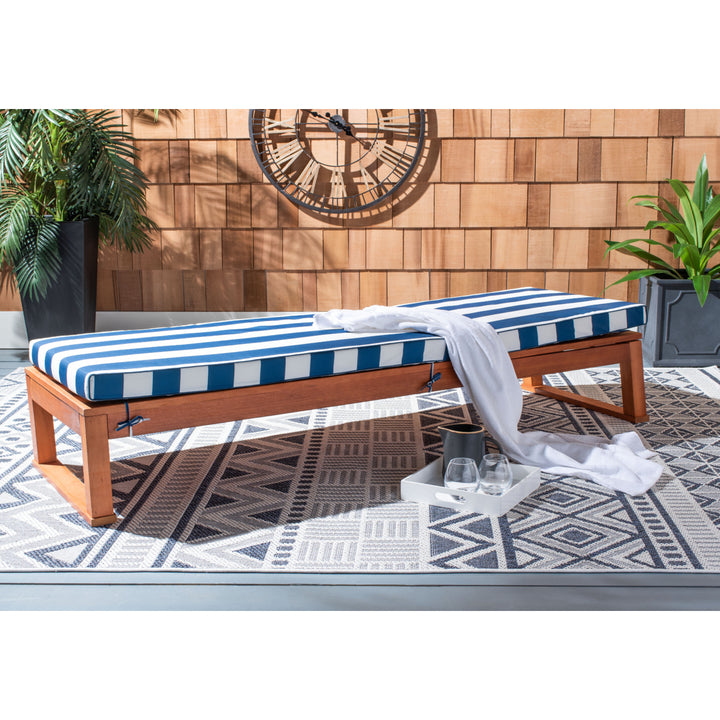 SAFAVIEH Outdoor Collection Solano Chaise Sunlounger Natural/Navy Image 4